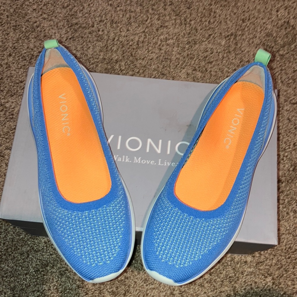Vionic kallie sneaker Christmas’s sell